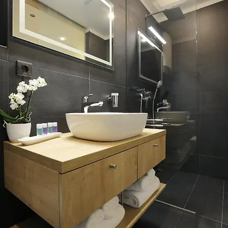 By The Sea - 14007 4*